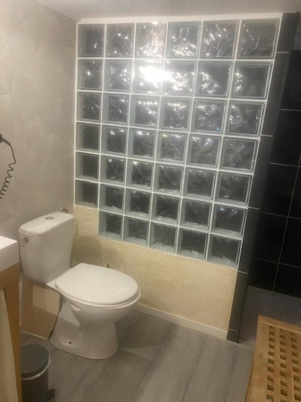 Charmant Appart Avec Jardin Aigues-Mortes Dış mekan fotoğraf